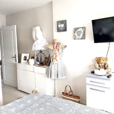 Apartment Charmant: Pool Retreat *