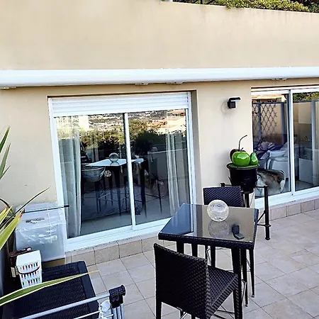 A La Napoule 50 M² Avec Piscine