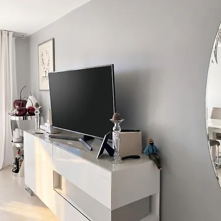 A - 50 M² - Avec Piscine *