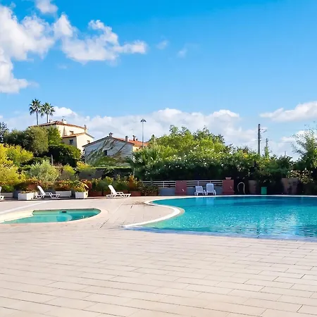 A - 50 M² - Avec Piscine *