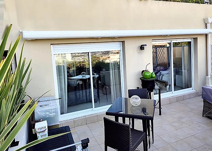 A - 50 M² - Avec Piscine