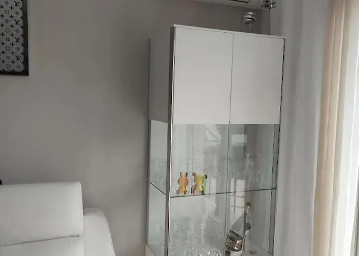 A - 50 M² - Avec Piscine Apartman